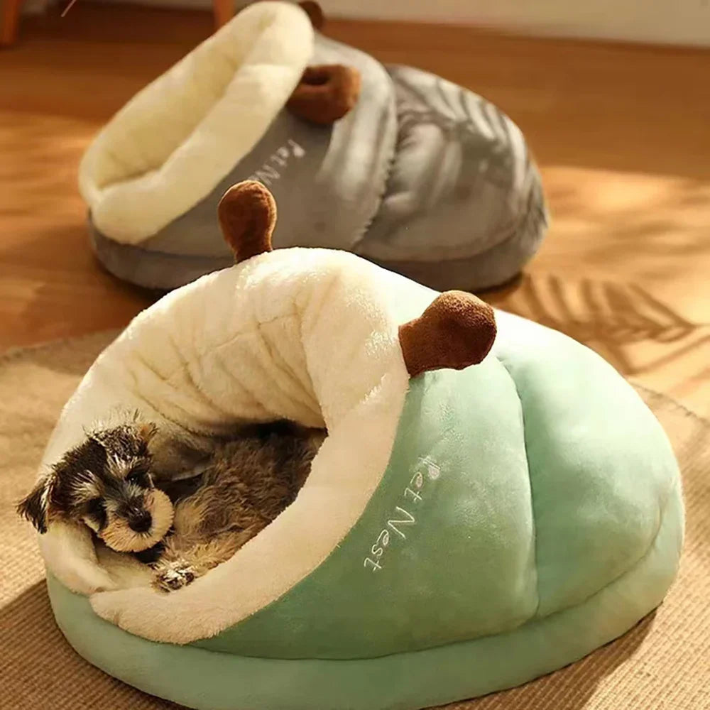 Cozy Slipper Cave Pet Bed (Warm Coral Fleece Hideaway for Cats & Small Dogs) 🥿🧸