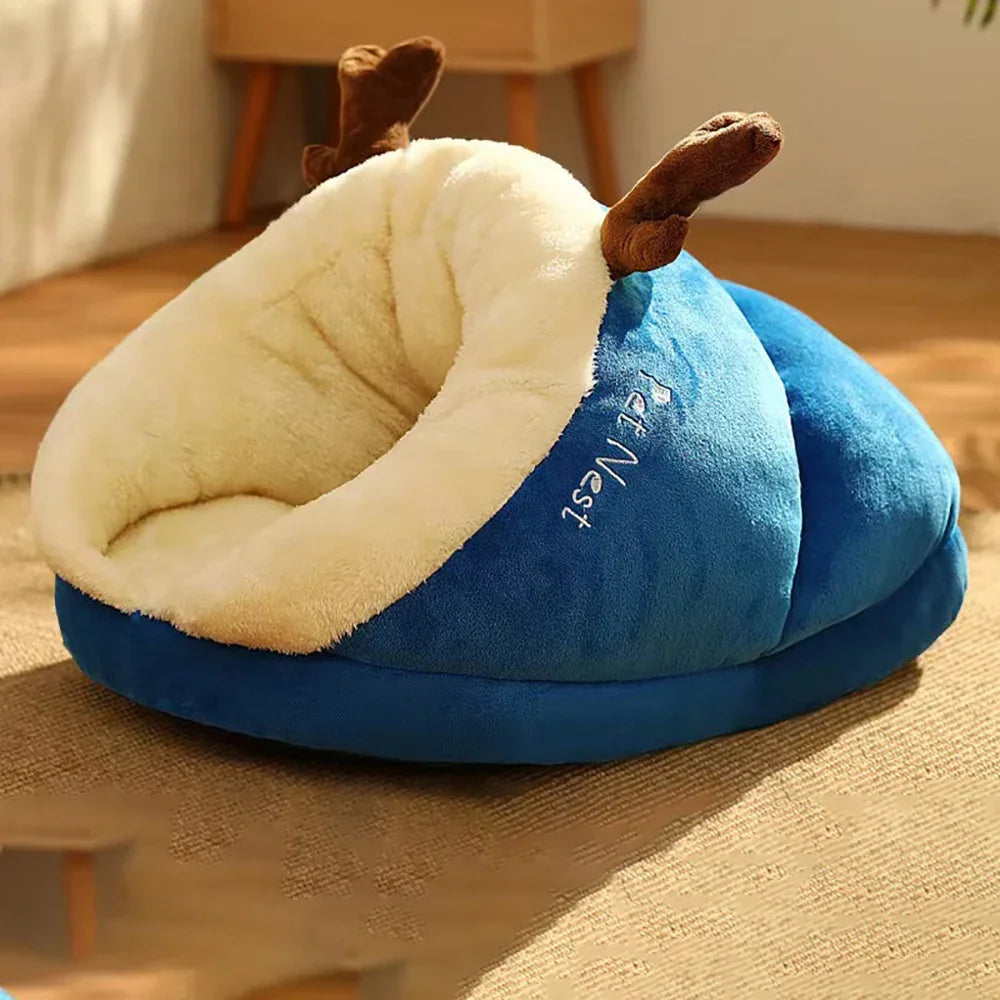 Cozy Slipper Cave Pet Bed (Warm Coral Fleece Hideaway for Cats & Small Dogs) 🥿🧸